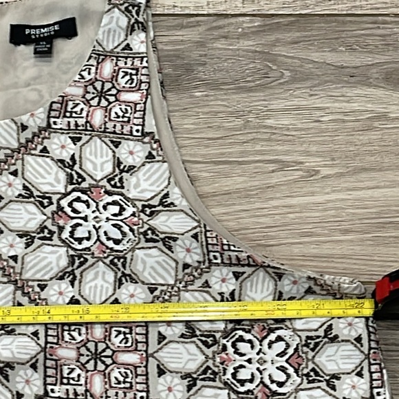 Split back Tank - Picture 6 of 11